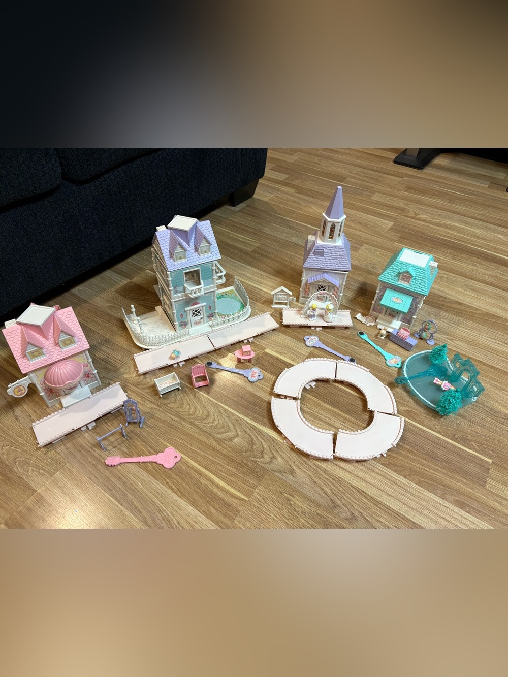 Vintage precious places houses and accessories ( incomplete sets ) lights works